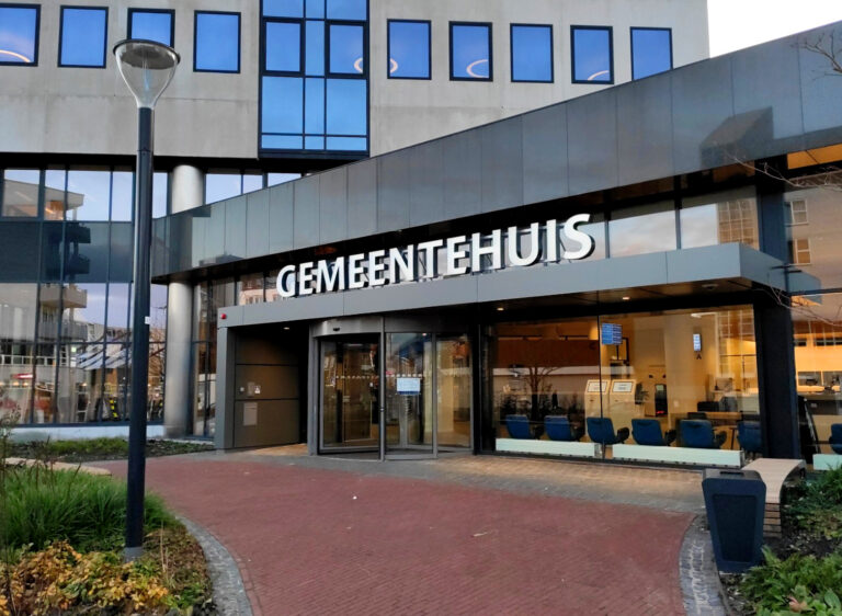 Vanaf vandaag weer fysieke vergaderingen in gemeentehuis