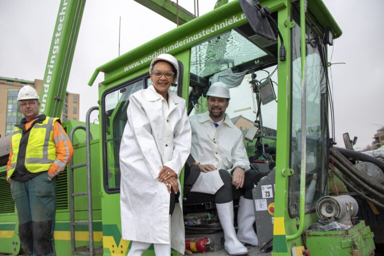 Eerste paal geslagen nieuwbouw Hof van Capelle