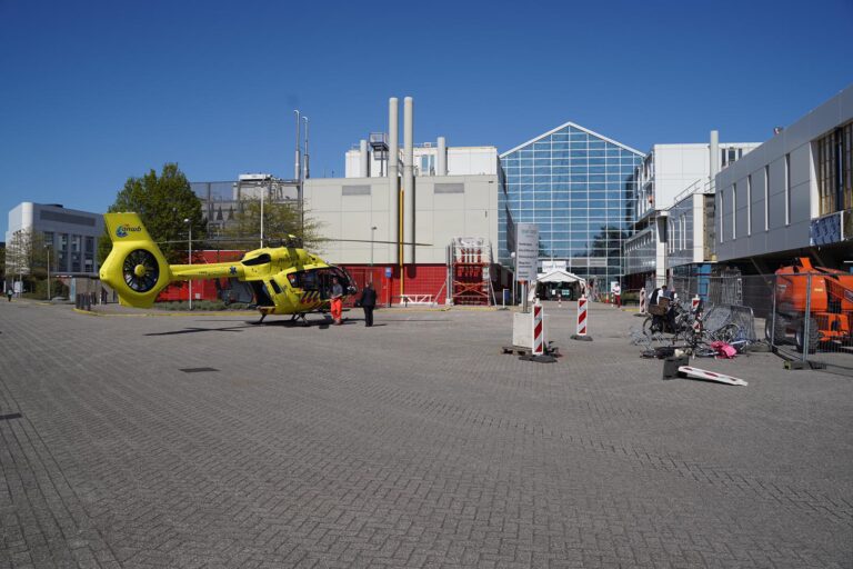 Traumahelikopter haalt coronapatiënt op bij IJsselland Ziekenhuis