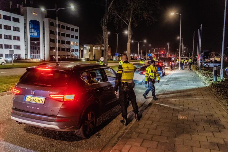 Tientallen bekeuringen verkeerscontrole op de Hoofdweg