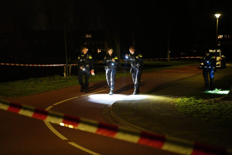 Jongen schiet met vuurwapen tijdens ruzie op Ooievaarspad