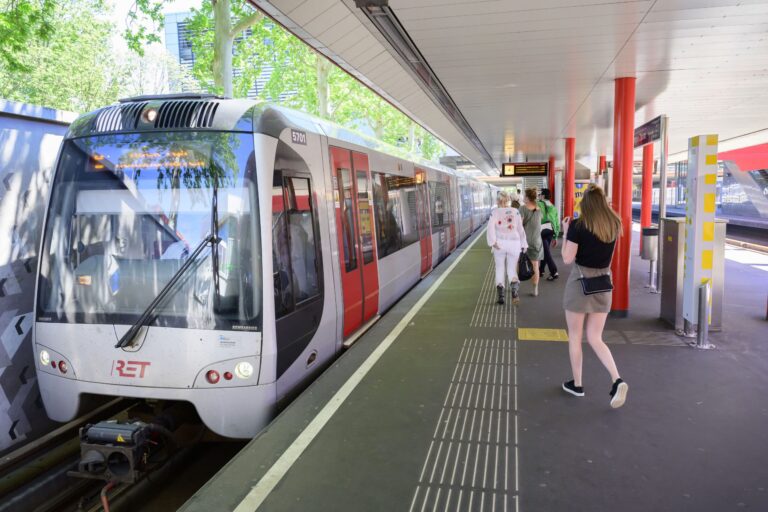 Vanaf maandag minder RET-metro’s door personeelstekorten