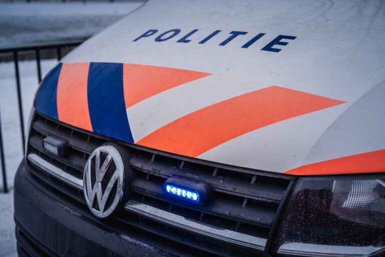 Vrouw neergestoken in metro bij metrostation Slotlaan