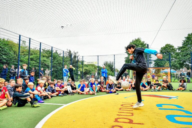 Capels jeugdvoetbaltoernooi afgesloten met een bijzondere verrassing