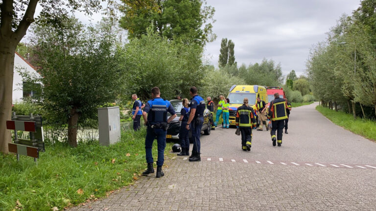 Zoekactie in water langs Klaas Klinkertweg na vondst scooterhelm