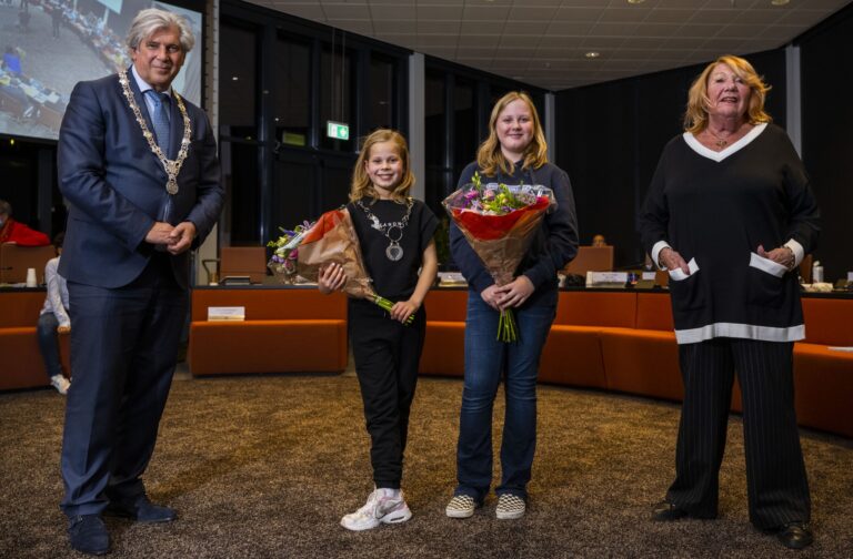 Nieuw kindercollege beëdigd op gemeentehuis