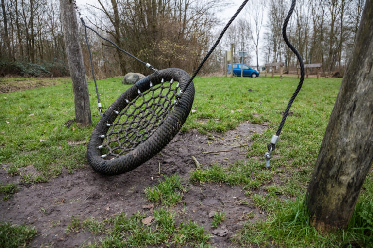 Getuigen gezocht van vernielingen bij speeltuin Hitland