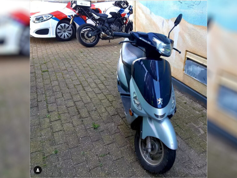 Twee aanhoudingen na melding scooterdiefstal