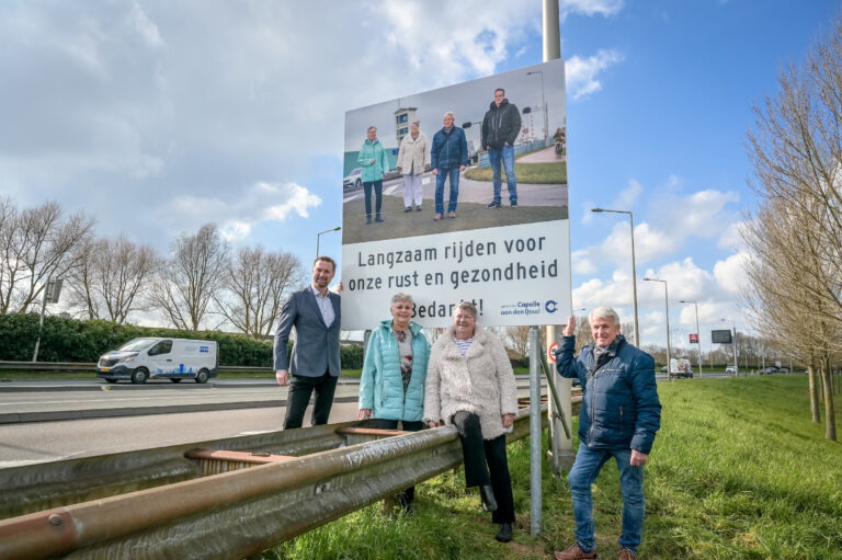 Waarschuwingsborden geplaatst langs Algeraweg