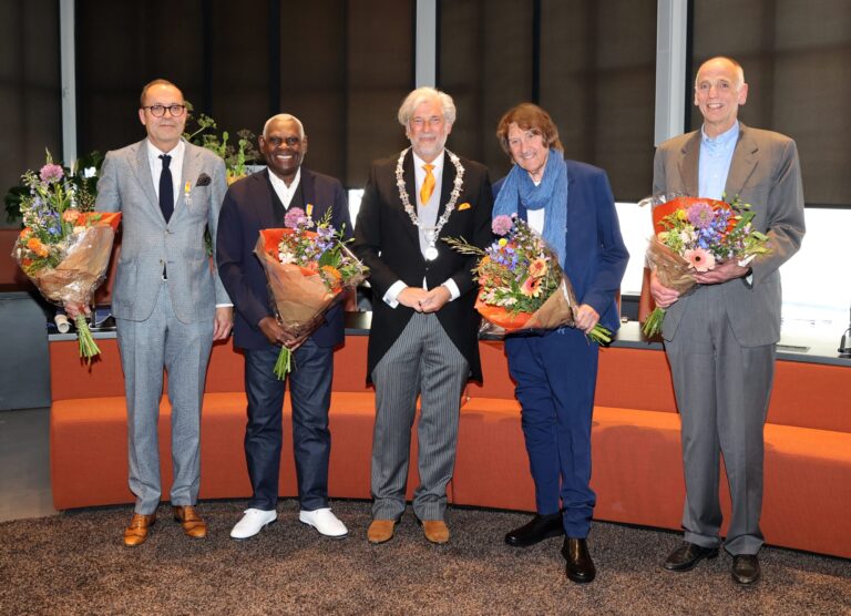 Feestelijk afscheid van laatste vier oud-raadsleden