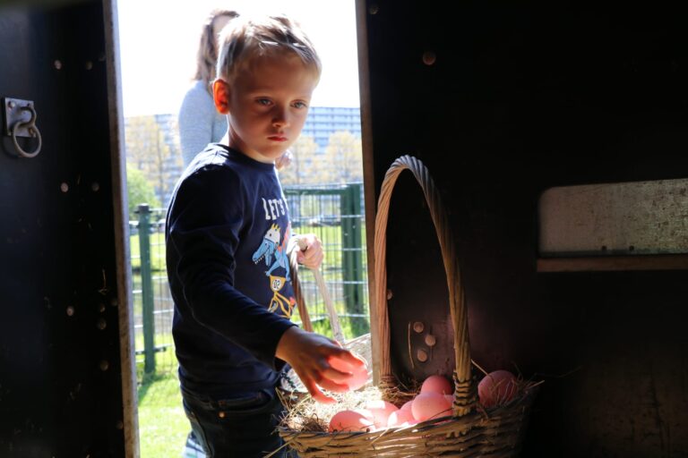 Paasmiddag bij kinderboerderij Klaverweide druk bezocht