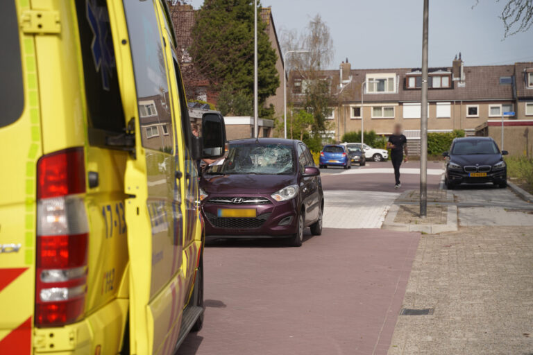 Meisje op elektrische step aangereden op Rijndal