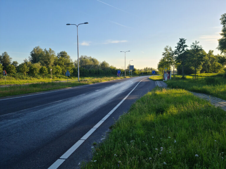 C.G. Roosweg (N210) grotendeels dicht door lang oliespoor