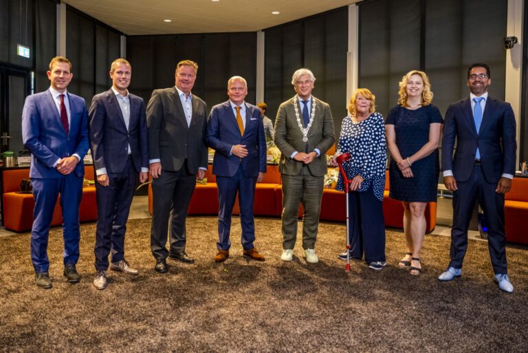 Gemeenteraad stemt in met nieuwe college (video)