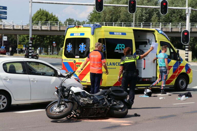 Zwaargewonde motorrijder Capelseplein door snelle reanimatie weer thuis