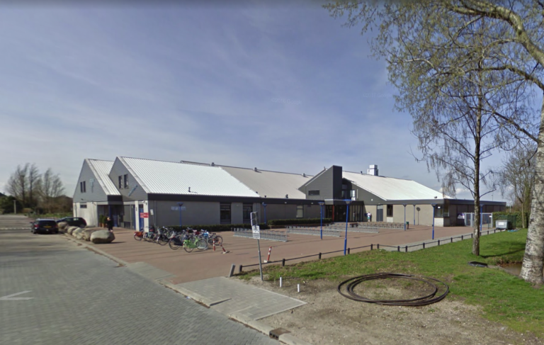 Crisisnoodopvang in Sportcentrum de Zuidplas asielzoekers