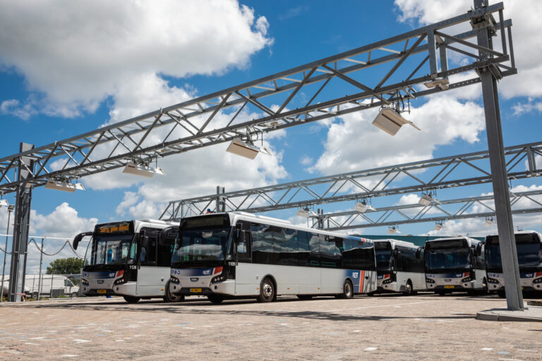 Buslijn 97 en 98 rijden minder vaak vanwege personeelstekort