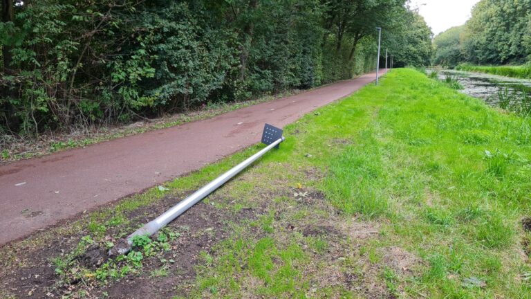 Meerdere lantaarnpalen vernield in Schollebos