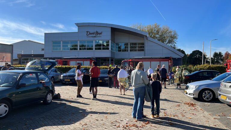 Sportclub en zwembad David Lloyd ontruimd na ‘waas’ en ‘vreemde lucht’