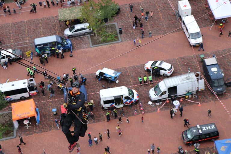 Sensationele demonstraties, machtige voertuigen en vooral veel blije gezichten op Veiligheidsdag Capelle