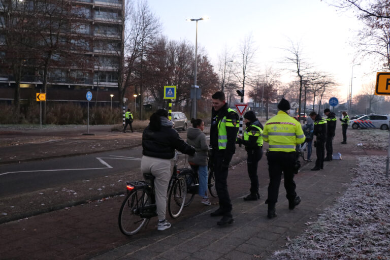 Fietsers gecontroleerd op licht, automobilisten op ijsvrije ramen