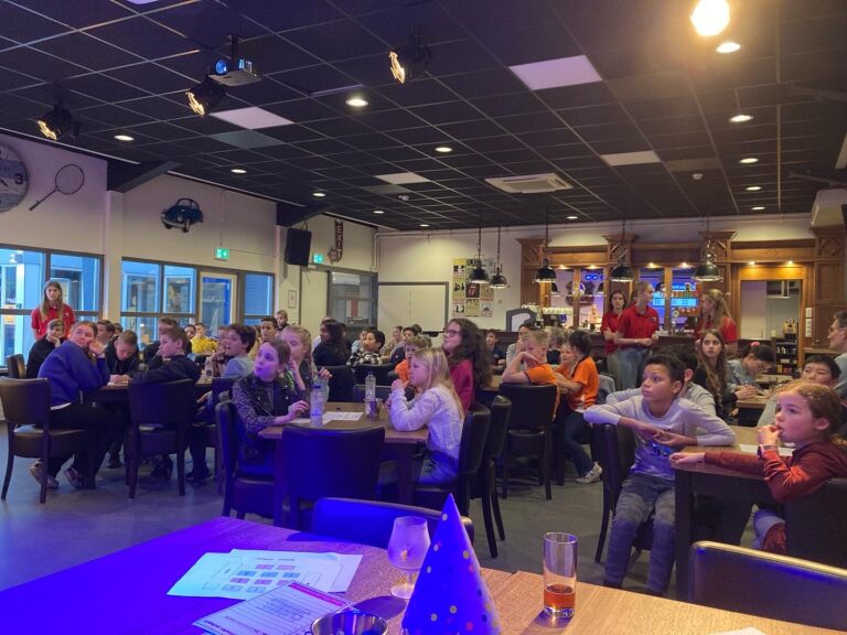 Blije gezichten bij eerste pubquiz in Swanla Zevenhuizen