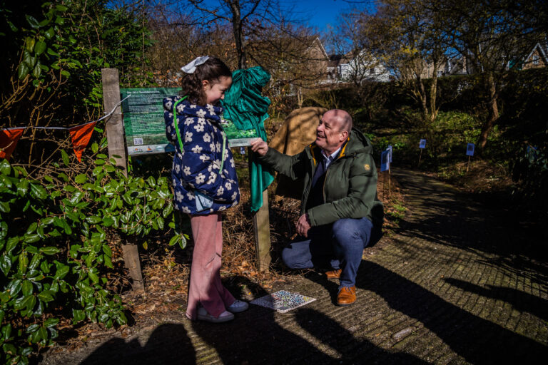 Mozaïekroute door Moordrecht onthuld, tegels met een verhaal