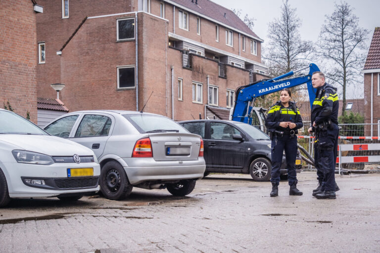 Gewonde man in auto op parkeerplaats Arabella