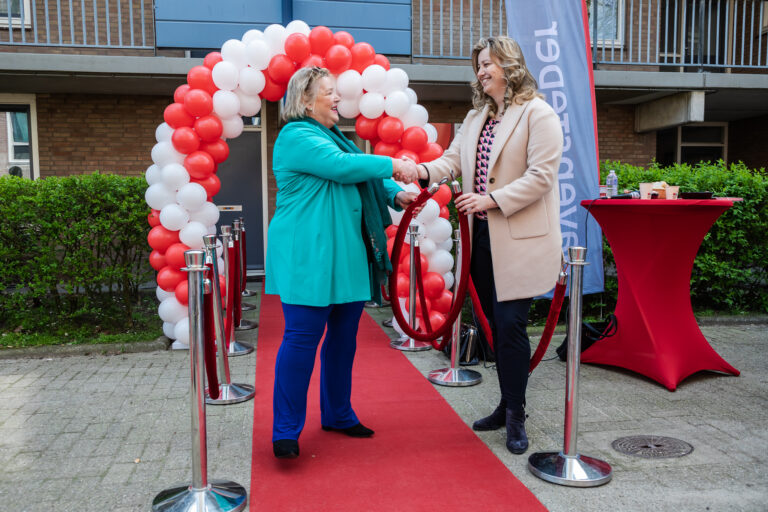 Wijkhub Schollevaar feestelijk geopend