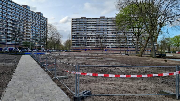 Tuin Valeriusrondeel afgezet vanwege gevaarlijk zachte grond