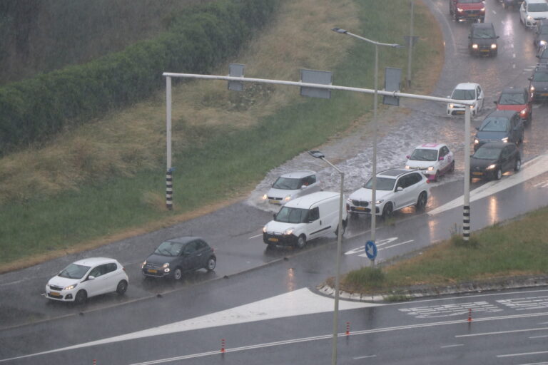 Wateroverlast op Capelseplein na hoosbui