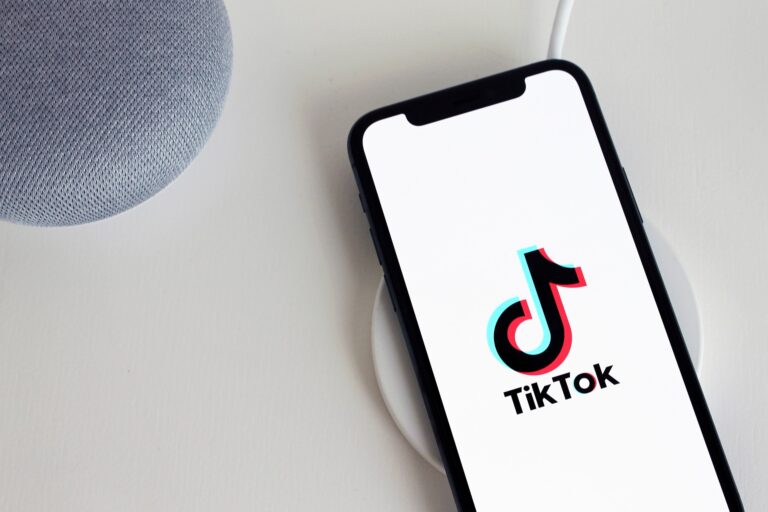 Gemeenteambtenaren mogen geen TikTok op zakelijke apparatuur