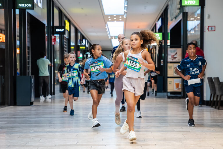 Rennen en wandelen tijdens geslaagd Loopfestijn Capelle