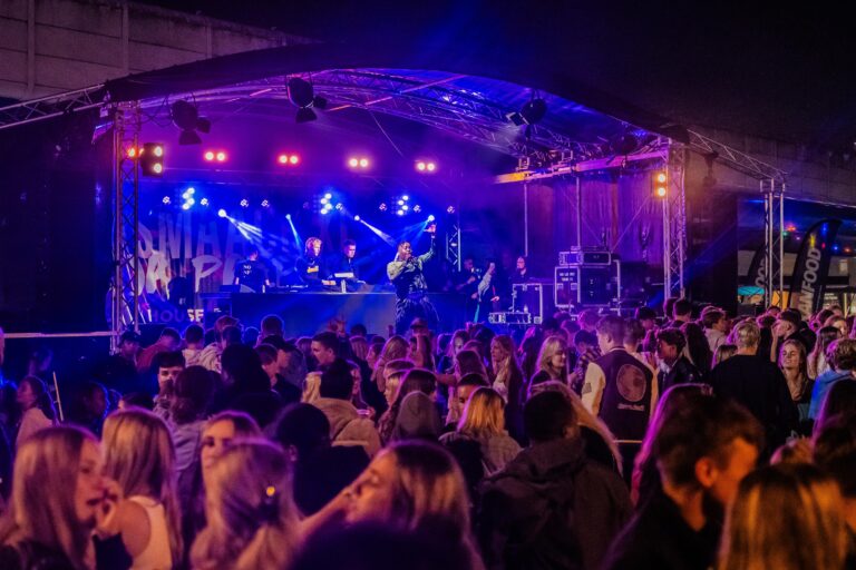 Muzikale vrijdagavond voor jongeren bij Smaack XL groot succes