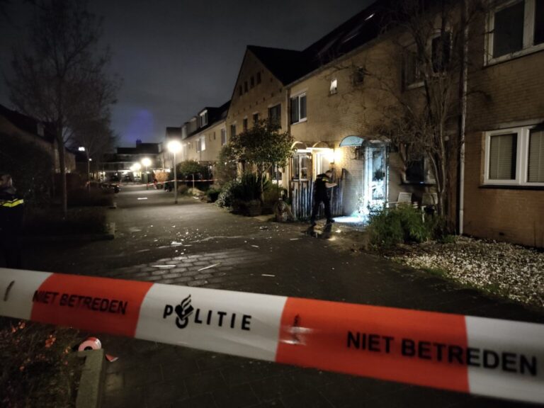 Burgemeester sluit woning Ravelstraat na explosie