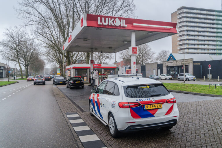 Man aangehouden voor mogelijke overval op tankstation aan Oosterlengte