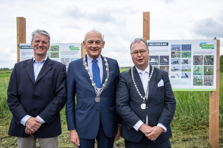 Park Hitland bestaat 50 jaar: burgemeesters onthullen nieuwe informatieborden