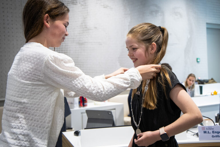 Nieuwe kinderburgemeester van Zuidplas beëdigd