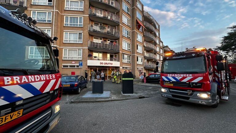 Korte tijd brand in woning appartementencomplex Capelle-Schollevaar