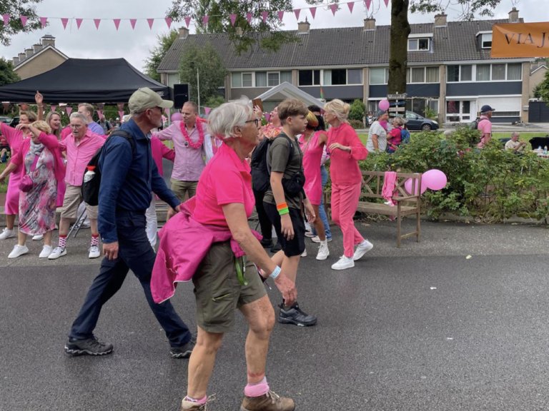 Cees loopt de Vierdaagse: ‘Plaatsjes doen uiterste best om elk jaar weer zo goed en gastvrij over te komen’