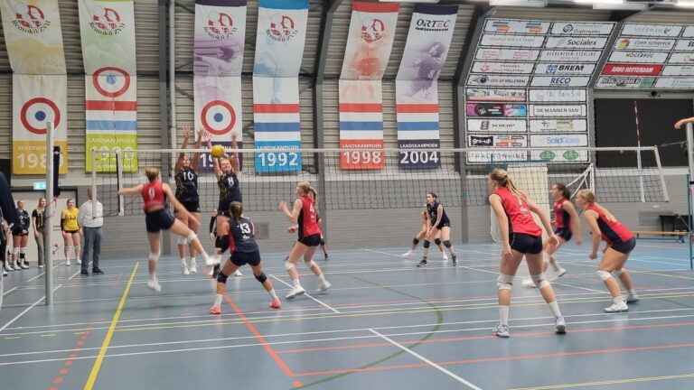 Dames ZVH krijgen les van Inter Rijswijk