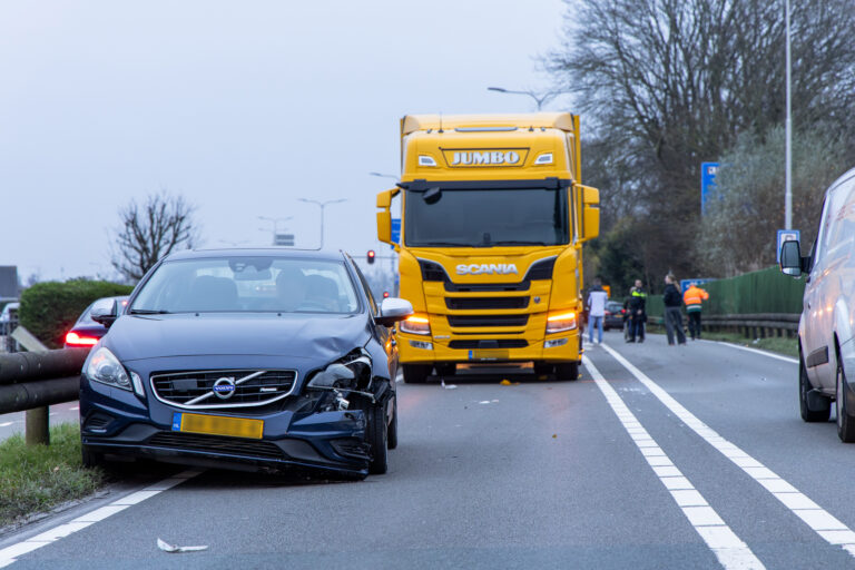 Inhaalactie op N219 pakt verkeerd uit: ravage en lange files als gevolg