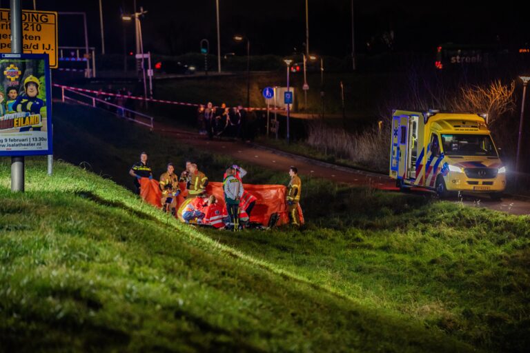 Twee voetgangers overleden na ernstig ongeluk Ketensedijk, 18-jarige man aangehouden