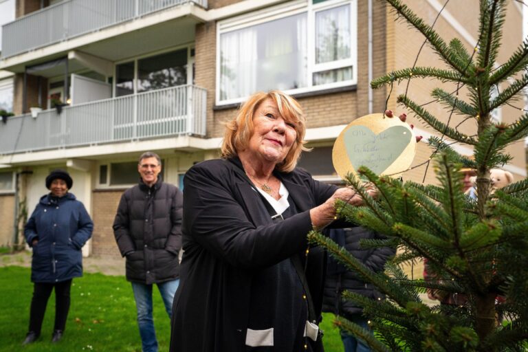 Koninklijke onderscheiding voor ‘moeder van Capelle’ Ans Hartnagel