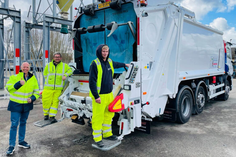 Medewerkers afvalverwerking in het zonnetje tijdens Week van de Afvalhelden