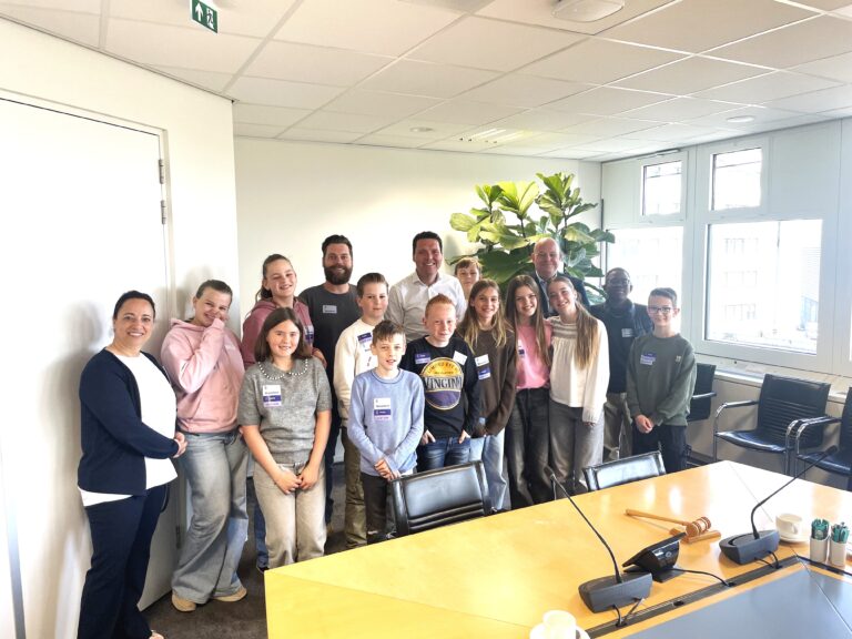 Kindergemeenteraad was weer op werkbezoek in Politiek Den Haag