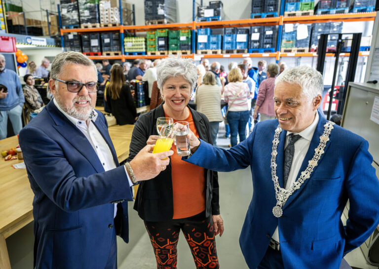 Nieuwe locatie Voedselbank Capelle geopend aan Burgemeester Schalijlaan