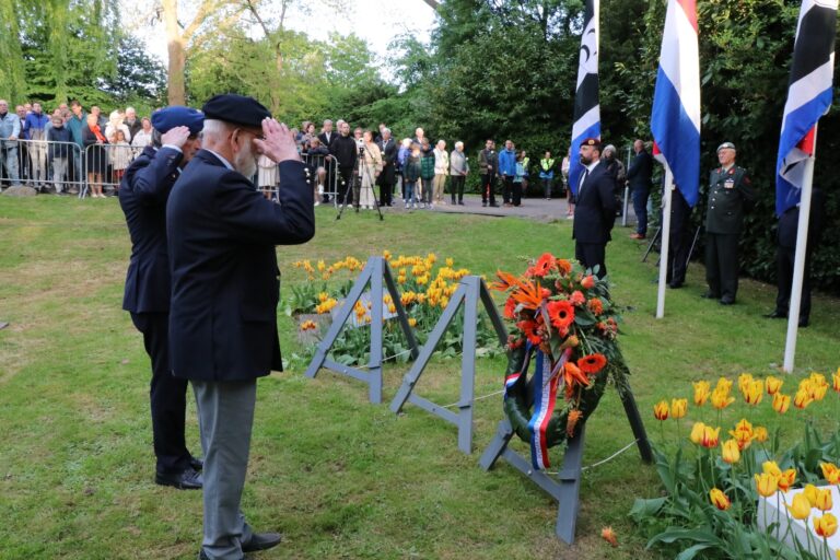 [FOTO] Krimpen herdenkt: ‘Vrijheid is niet alleen iets dat je krijgt’