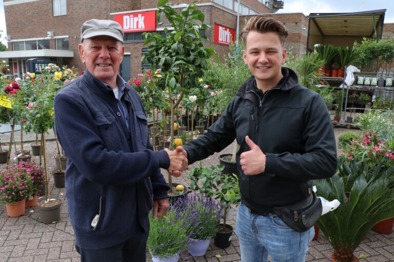 Plantenliefhebbers slaan slag op Krimpense bloemenmarkt