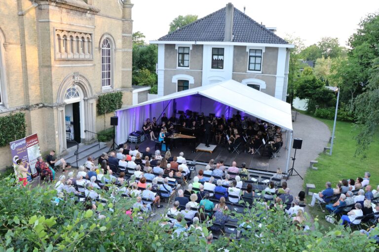 [FOTO] Midzomerconcert bracht avond vol muzikaliteit
